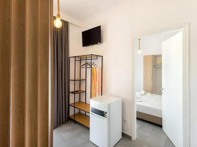 Jenny, Siviri Hotel